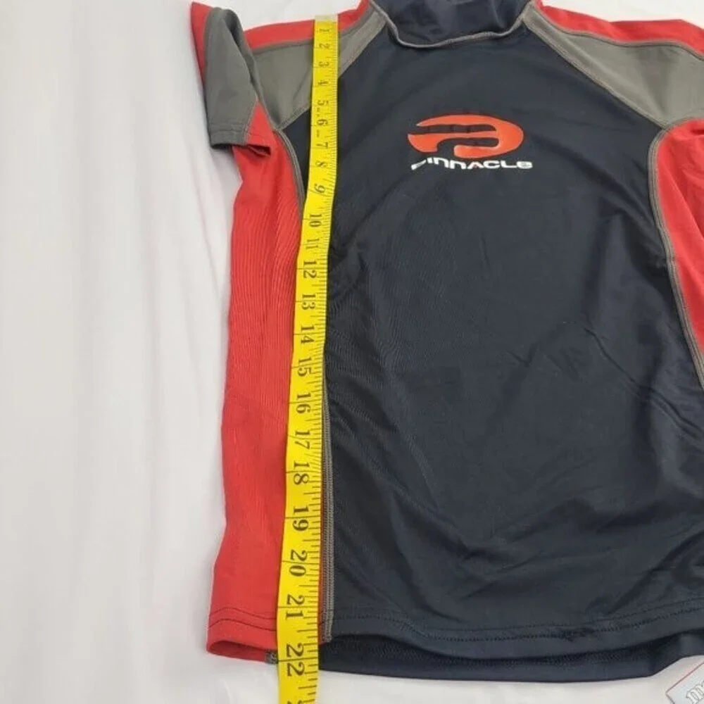 Pinnacle Men's Boy's Shorts Sleeve Rash Guard Size S NWT